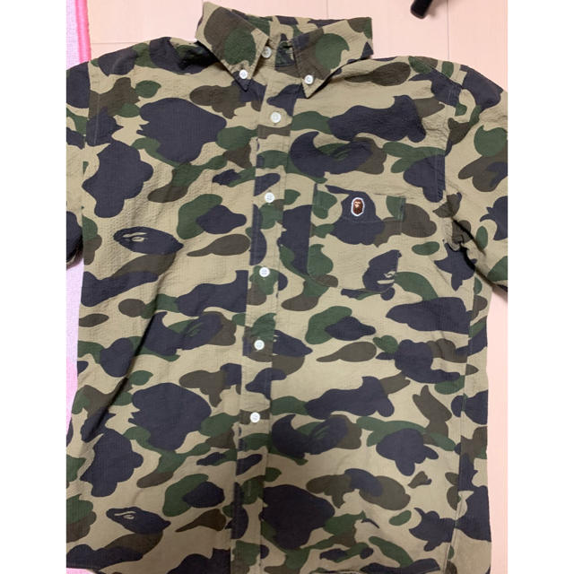 A BATHING APE(アベイシングエイプ)の激安XLサイズ！ BAPEファーストカモ半袖シャツ緑カモ メンズのトップス(シャツ)の商品写真