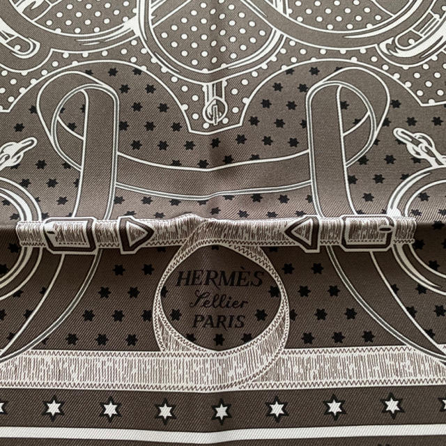 Hermes - エルメス スカーフ カレ70 未使用タグ付き 《エプロン・ドール・バンダナ》の通販 by ペコ's shop｜エルメスならラクマ
