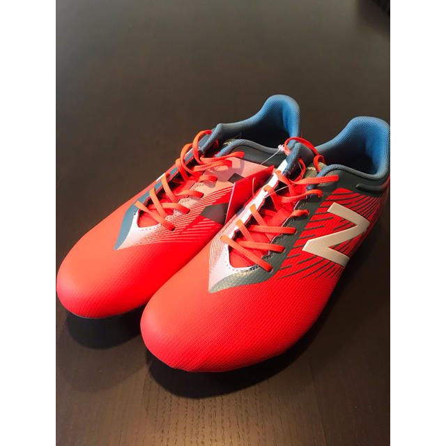 New Balance(ニューバランス)のサッカースパイク ニューバランス　新品未使用　25.0cm スポーツ/アウトドアのサッカー/フットサル(シューズ)の商品写真