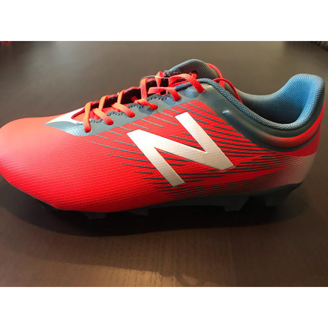 New Balance(ニューバランス)のサッカースパイク ニューバランス　新品未使用　25.0cm スポーツ/アウトドアのサッカー/フットサル(シューズ)の商品写真