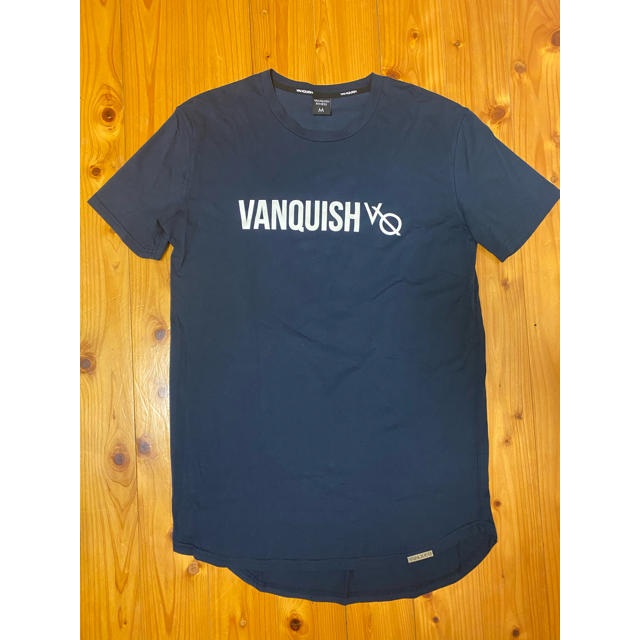 vanquish fitness Tシャツ Mサイズ ネイビー スポーツ/アウトドアのトレーニング/エクササイズ(トレーニング用品)の商品写真