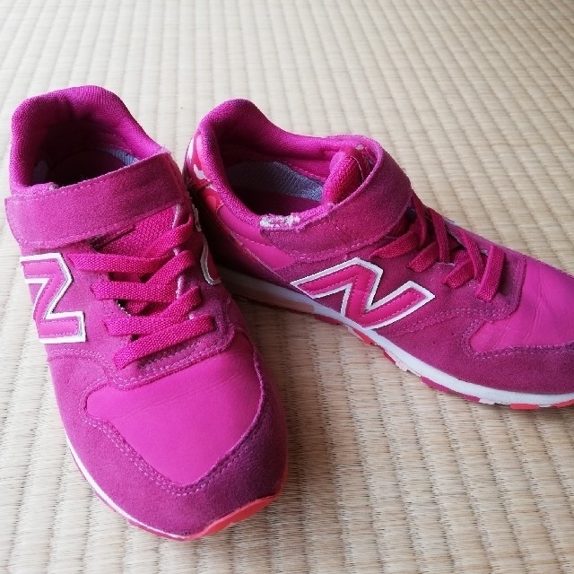 New Balance(ニューバランス)の【もーさん様】new balance 996 スニーカー 22cm キッズ/ベビー/マタニティのキッズ靴/シューズ(15cm~)(スニーカー)の商品写真