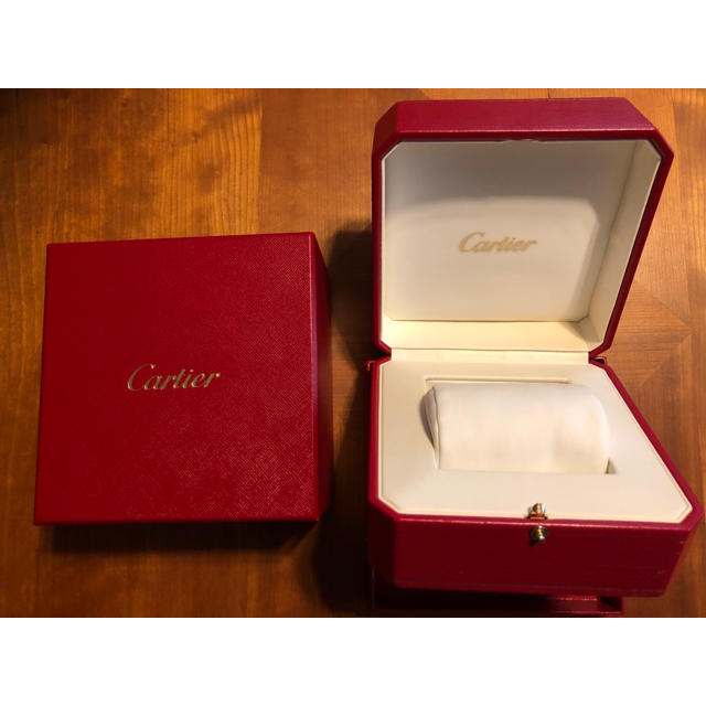 Cartier(カルティエ)のカルティエ　時計　空き箱 レディースのバッグ(ショップ袋)の商品写真