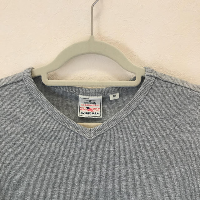 AVIREX(アヴィレックス)のTシャツ AVIREX グレー 半袖 メンズのトップス(Tシャツ/カットソー(半袖/袖なし))の商品写真