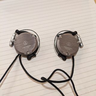 audio-technica - ATH-EM7 耳掛け イヤホン ヘッドホンの通販 by じん ...