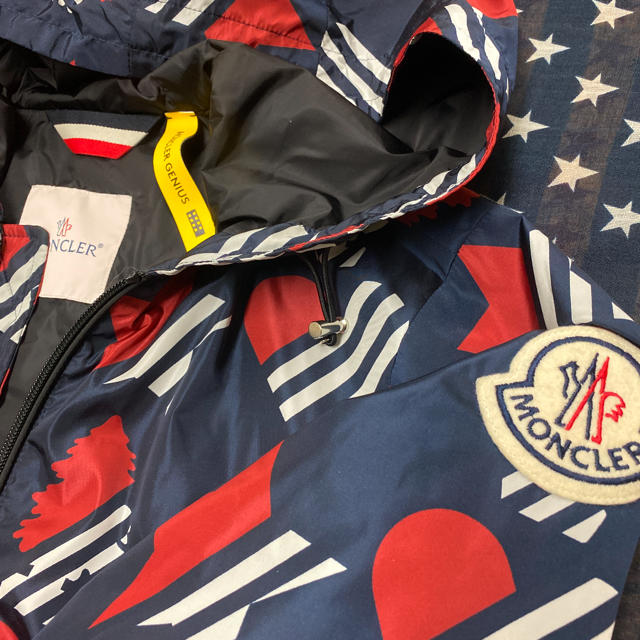 MONCLER(モンクレール)のMONCLERジーニアス2 ナイロンブルゾン紺 0 メンズのジャケット/アウター(ナイロンジャケット)の商品写真