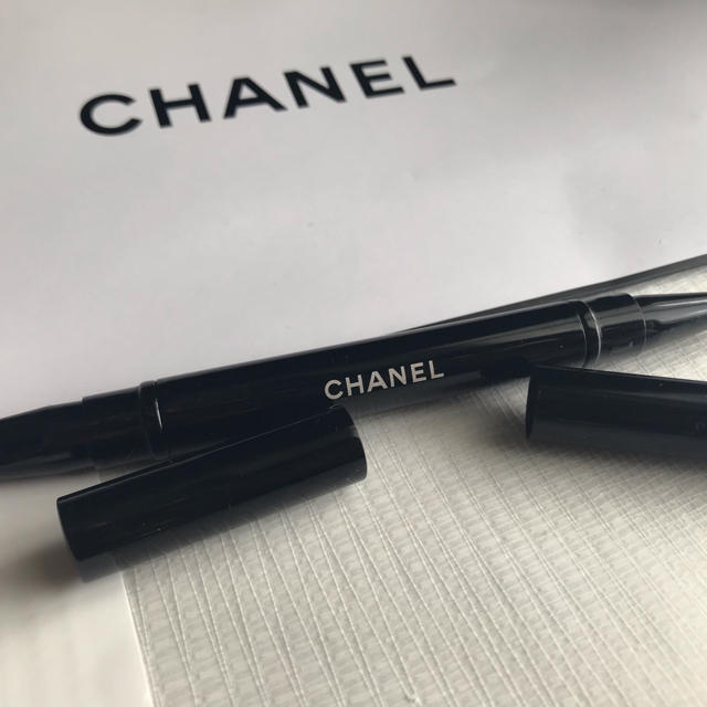 CHANEL(シャネル)のCHANELシャドウブラシ コスメ/美容のキット/セット(コフレ/メイクアップセット)の商品写真