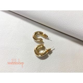 miniフープピアス　ピアス　ゴールド(ピアス)