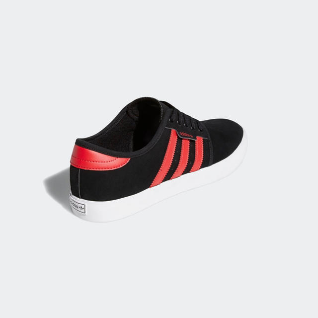 adidas(アディダス)のadidas オリジナルス　メンズスニーカー　27.5 新品未開封 メンズの靴/シューズ(スニーカー)の商品写真