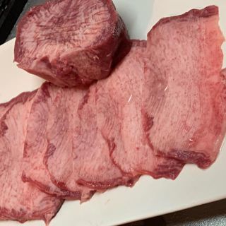 【希少！】国産 牛 タン カットタン 1本売 (肉)