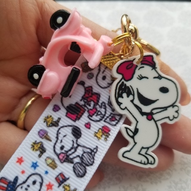 SNOOPY(スヌーピー)の【Latino様専用】ベル　チャーム レディースのアクセサリー(チャーム)の商品写真