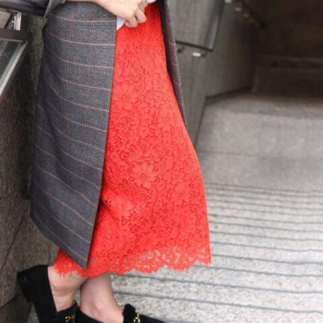 IENA(イエナ)のIENA イエナ レースタイトスカート レッド（36） レディースのスカート(ひざ丈スカート)の商品写真