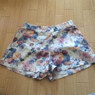 コウベレタス(神戸レタス)の\値下げ/花柄ショートパンツ(ショートパンツ)