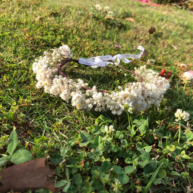 かすみ草の可憐花かんむり