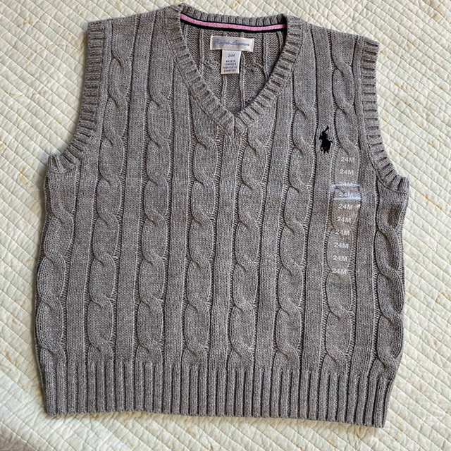 POLO RALPH LAUREN(ポロラルフローレン)の新品 Ralph Lauren ケーブルニット コットンセーター ベスト キッズ/ベビー/マタニティのベビー服(~85cm)(ニット/セーター)の商品写真