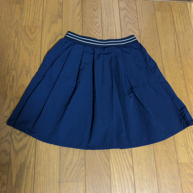 UNIQLO(ユニクロ)のUNIQLO 130㎝ スカート キッズ/ベビー/マタニティのキッズ服女の子用(90cm~)(スカート)の商品写真
