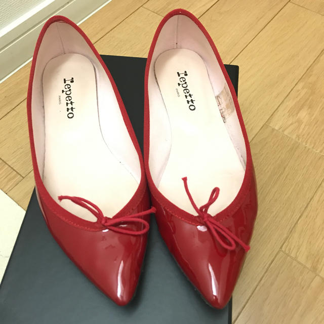 repetto(レペット)のレペット  ブリジット　ポインテッドトゥ　パテント　フレーム　レッド　39.5 レディースの靴/シューズ(バレエシューズ)の商品写真