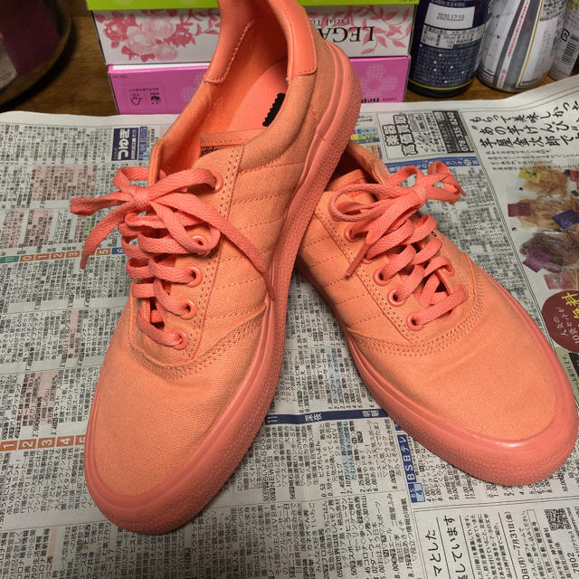 スニーカーadidasスニーカー