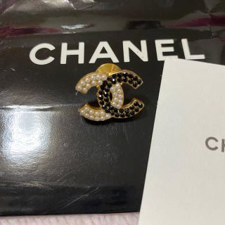 シャネル(CHANEL)の専用　中古　正規品　シャネル　ピンブローチ　バイカラー　白✖️黒(ブローチ/コサージュ)