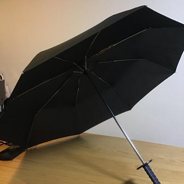 折り畳み傘　刃　おもしろグッズ メンズのファッション小物(傘)の商品写真