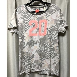 スコッチアンドソーダ(SCOTCH & SODA)のscotch&soda 花柄 Tシャツ(Tシャツ/カットソー(半袖/袖なし))