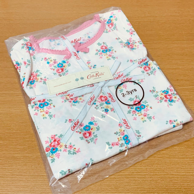 Cath Kidston(キャスキッドソン)の【新品】キャスキッドソン　キッズ　ルームウェア　上下セット キッズ/ベビー/マタニティのキッズ服女の子用(90cm~)(パジャマ)の商品写真