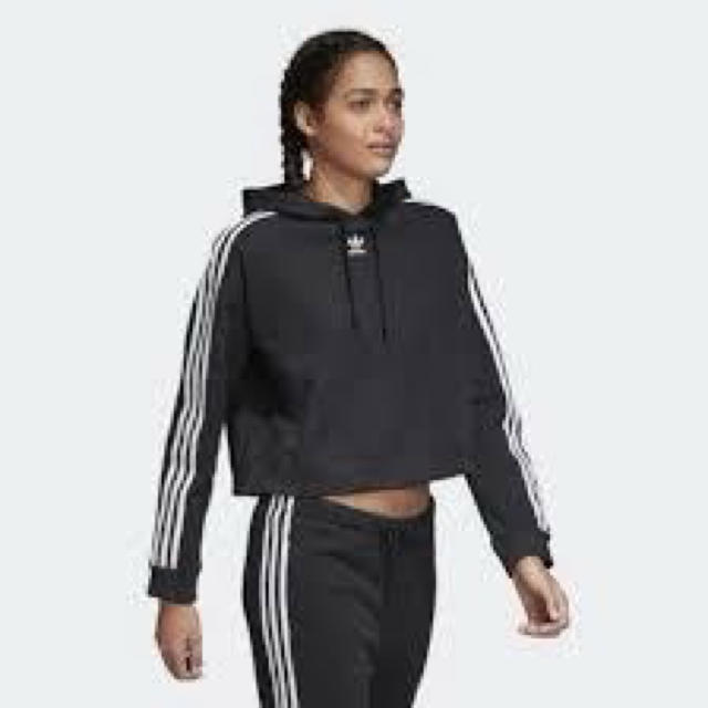 adidas ショート丈 パーカー adidasショート丈パーカー