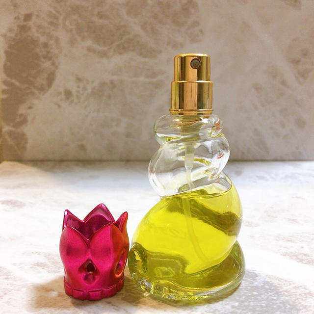 NINA RICCI(ニナリッチ)のニナリッチ　香水　レベルドゥリッチ　1　オーデトワレ　30ml コスメ/美容の香水(香水(女性用))の商品写真