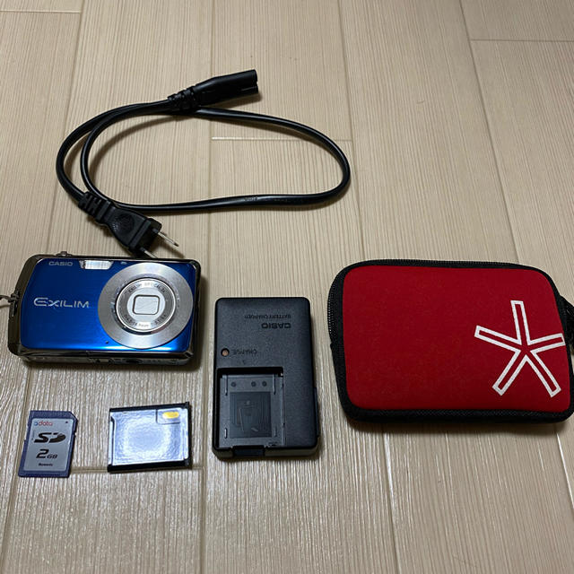 CASIO(カシオ)のCASIO EXILIM EX-N1BE スマホ/家電/カメラのカメラ(コンパクトデジタルカメラ)の商品写真