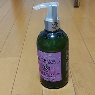 ロクシタン(L'OCCITANE)の【新品/未開封】「ロクシタン」ファイブハーブス☆ラディアンスシャンプー(旧商品)(シャンプー)