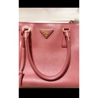 明日のお昼まで限定価格!PRADA プラダ ガレリア サフィアーノバッグ