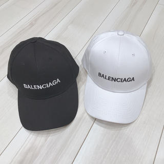 バレンシアガ(Balenciaga)の新品未使用！　2点セット　バレンシアガ　キャップ　帽子　白黒　(キャップ)