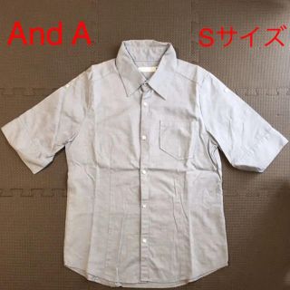 アンドエー(And A)の美品　アンドエー　And A シャツ(シャツ)