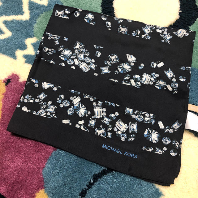 Michael Kors(マイケルコース)のマイケルコース　スカーフ  シルク100%  スクエア レディースのファッション小物(バンダナ/スカーフ)の商品写真