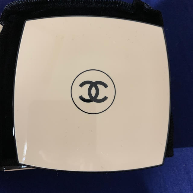 CHANEL(シャネル)のCHANEL♡アイシャドーパレット新品♡ コスメ/美容のキット/セット(コフレ/メイクアップセット)の商品写真