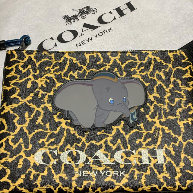 COACH(コーチ)の☆未使用・即納☆ DISNEY x COACH LARGE POUCH ダンボ レディースのバッグ(クラッチバッグ)の商品写真