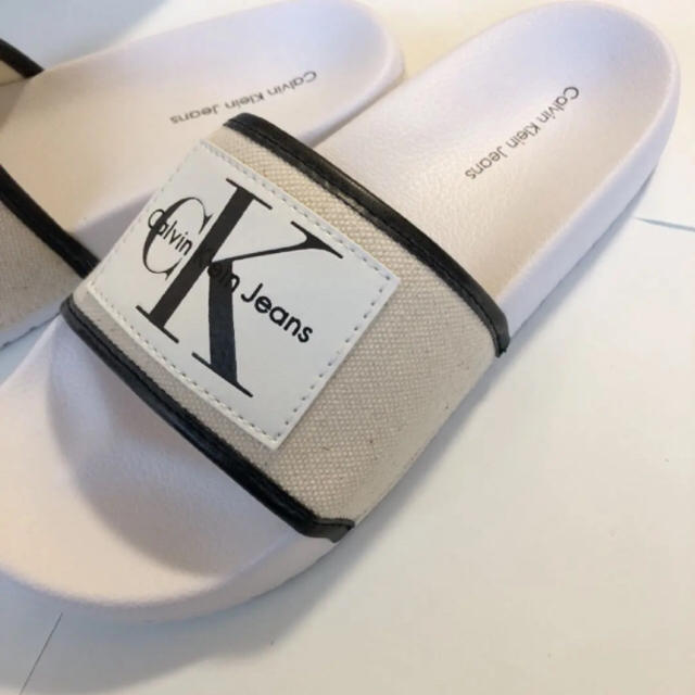 Calvin Klein(カルバンクライン)のカルバンクライン　サンダル　ホワイト　24㎝ レディースの靴/シューズ(サンダル)の商品写真