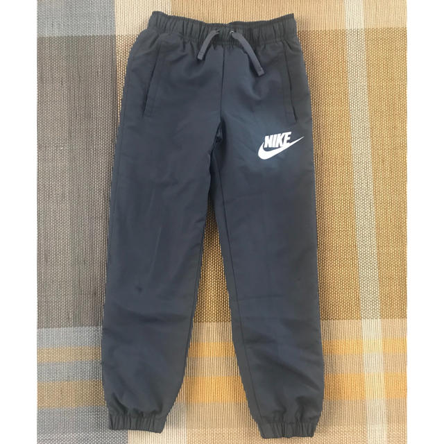 NIKE(ナイキ)のナイキ　トレーニングウェア　サイズ135 ジャージ上下　 キッズ/ベビー/マタニティのキッズ服男の子用(90cm~)(その他)の商品写真