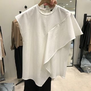 ザラ(ZARA)のアンバランス フリルトップス(カットソー(半袖/袖なし))