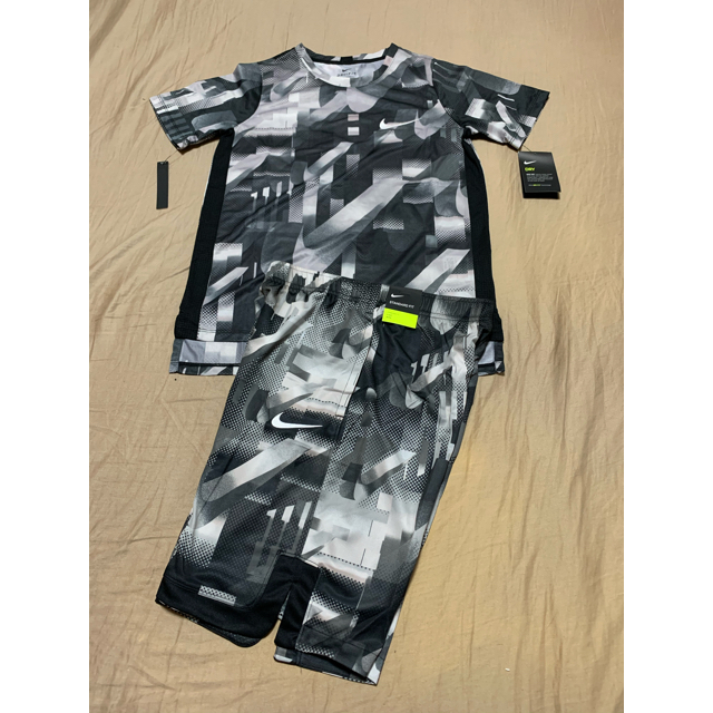 NIKE(ナイキ)の[新品] ナイキ ジュニア セットアップ キッズ/ベビー/マタニティのキッズ服男の子用(90cm~)(パンツ/スパッツ)の商品写真