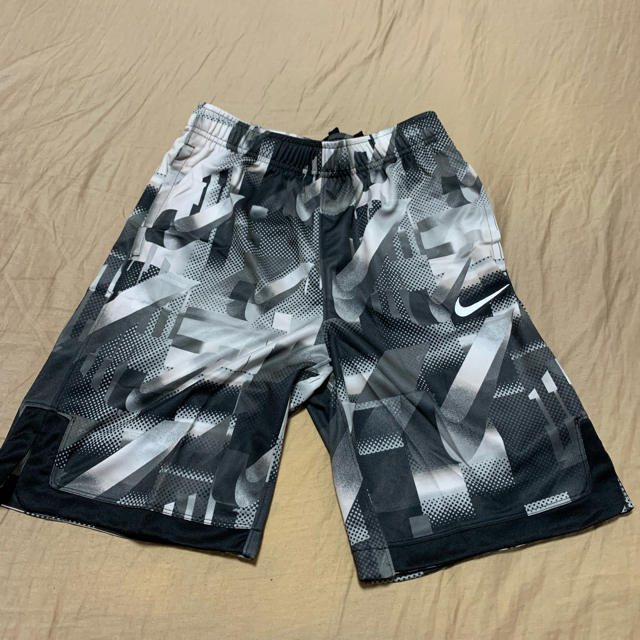 NIKE(ナイキ)の[新品] ナイキ ジュニア セットアップ キッズ/ベビー/マタニティのキッズ服男の子用(90cm~)(パンツ/スパッツ)の商品写真