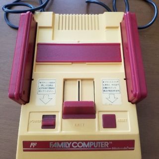 ファミコン本体(家庭用ゲーム機本体)