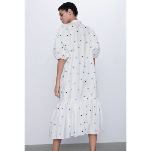 大人気 ラスト1 Zara 刺繍入りミディワンピースM