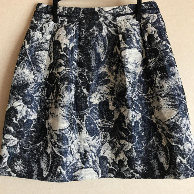 Ballsey(ボールジィ)のBALLSY ボールジィ　花柄スカート レディースのスカート(ひざ丈スカート)の商品写真