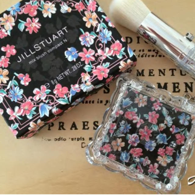 JILLSTUART(ジルスチュアート)のJILLSTUART❣️限定品レア💓 コスメ/美容のベースメイク/化粧品(チーク)の商品写真