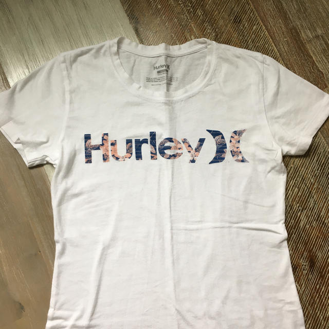 Hurley(ハーレー)のHurleyTシャツ レディースのトップス(Tシャツ(半袖/袖なし))の商品写真