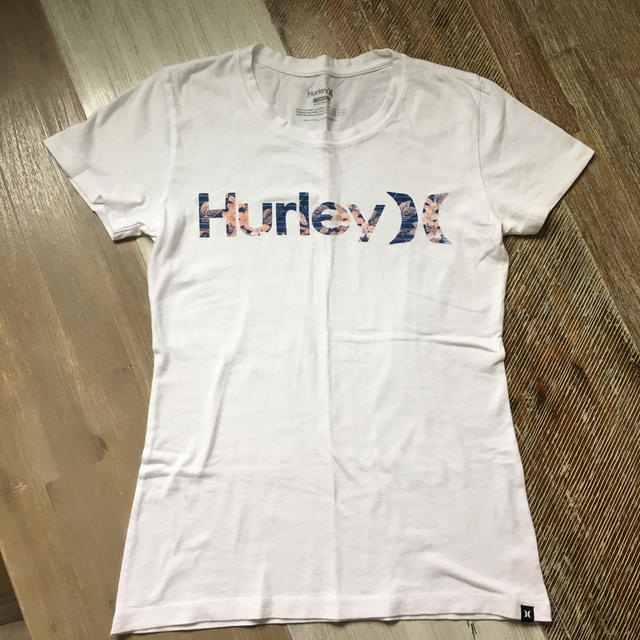 Hurley(ハーレー)のHurleyTシャツ レディースのトップス(Tシャツ(半袖/袖なし))の商品写真