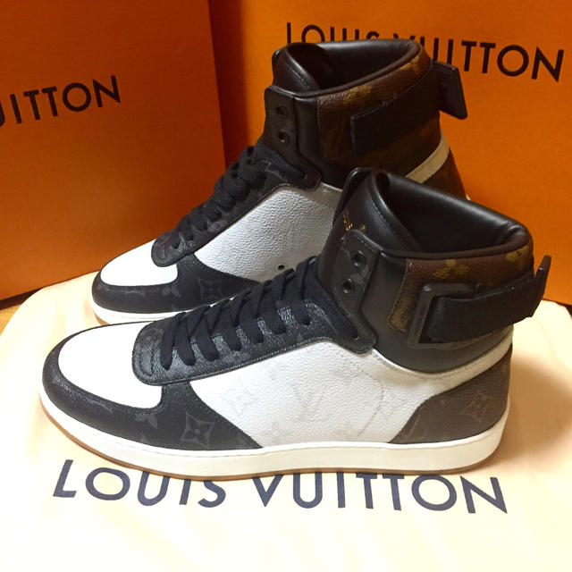 LOUIS VUITTON(ルイヴィトン)のルイヴィトンスニーカー メンズの靴/シューズ(スニーカー)の商品写真