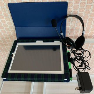 サンヨー(SANYO)のベネッセのチャレンジパッド2とヘッドホン(タブレット)