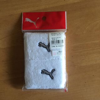 プーマ(PUMA)の☆専用。。プーマ リストバンド白☆(バングル/リストバンド)